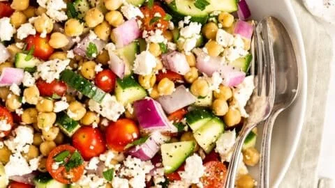 15-Minute Mediterranean Chickpea Salad (Meal-Prep Friendly)