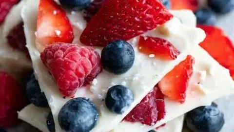 Easy Frozen Yogurt Bark with Berries