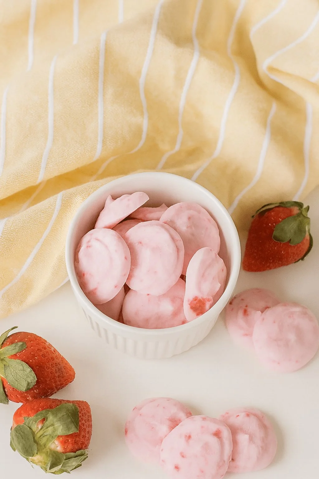 Easy Strawberry Yogurt Bites