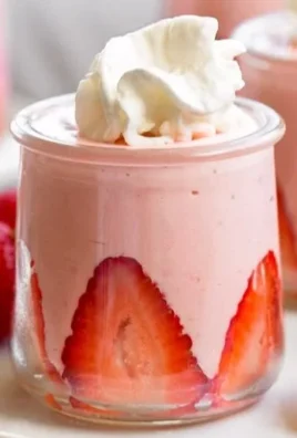 Delicious strawberry mousse made without gelatin or whipped cream
